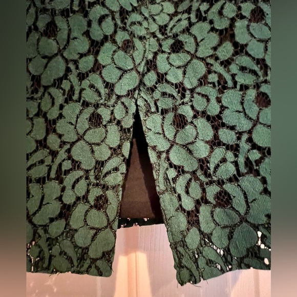 New York & Company lace skirt - green and black lace w/black lining - size 12 - Picture 6 of 8
